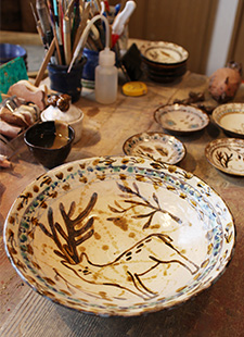 鹿三彩釉大皿と三彩豆皿