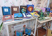 しかけ絵本&セレクト絵本雑貨専門店 森のかくれんぼ